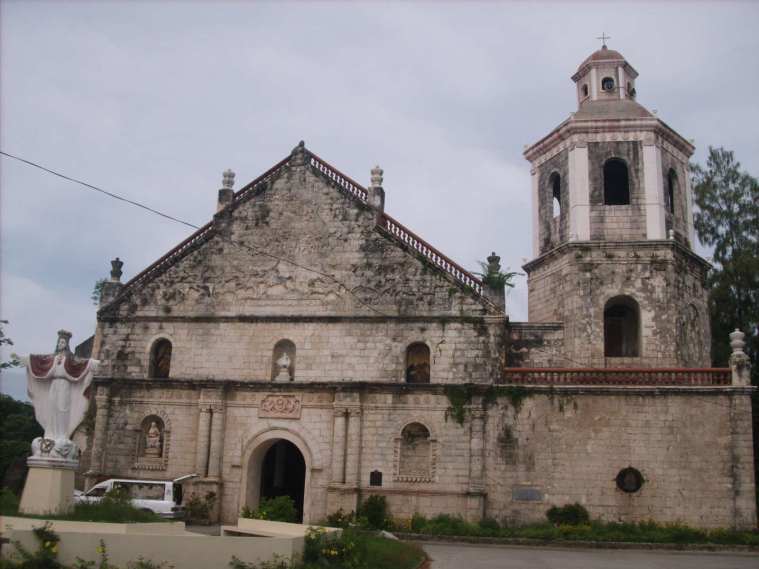 San Joaquin Church, also in Iloilo City. It is just a few minutes away from one of the legendary mausoleums in the country. (see featured image above)